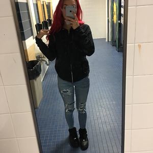 Meet your Posher, Skyla